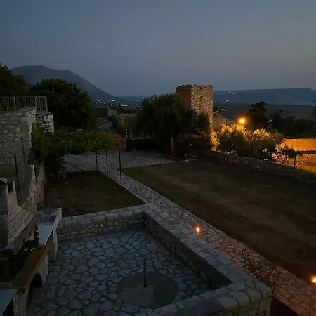 Potis Stone House Akia