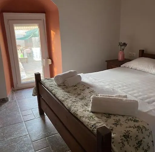 בית נופש Potis Stone House