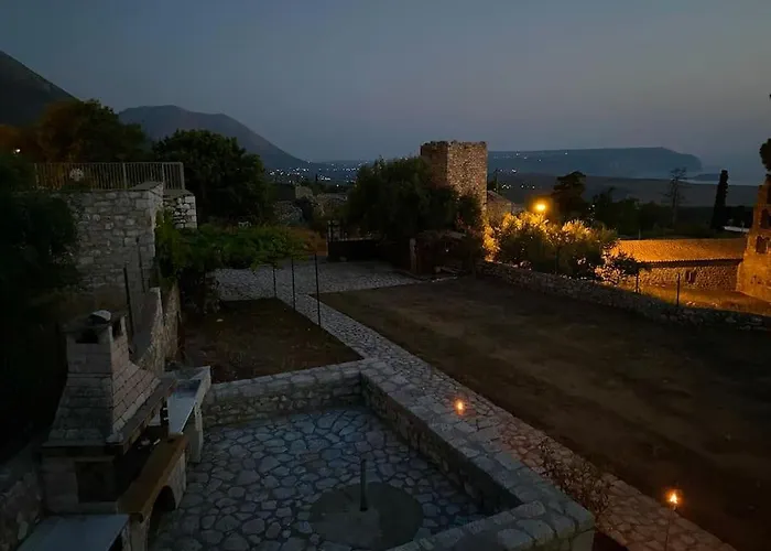 Potis Stone House Akia