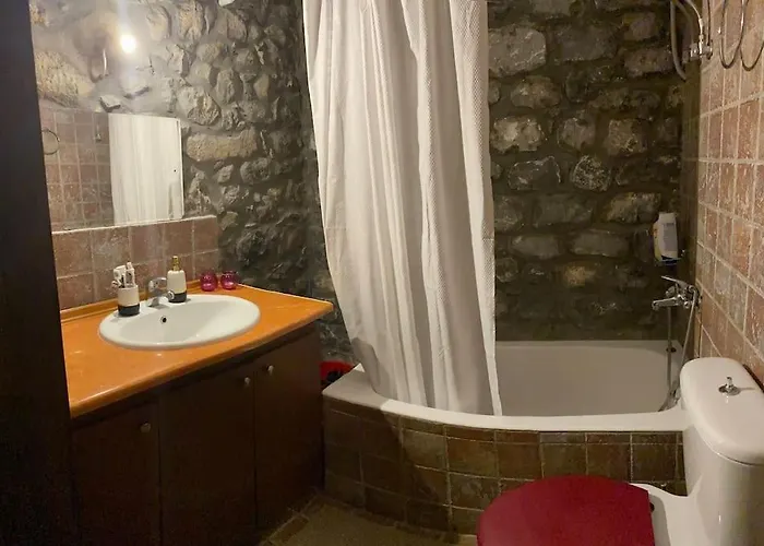 בית נופש Potis Stone House Akia